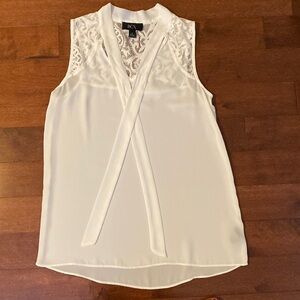 2/15 Women’s size small summer top